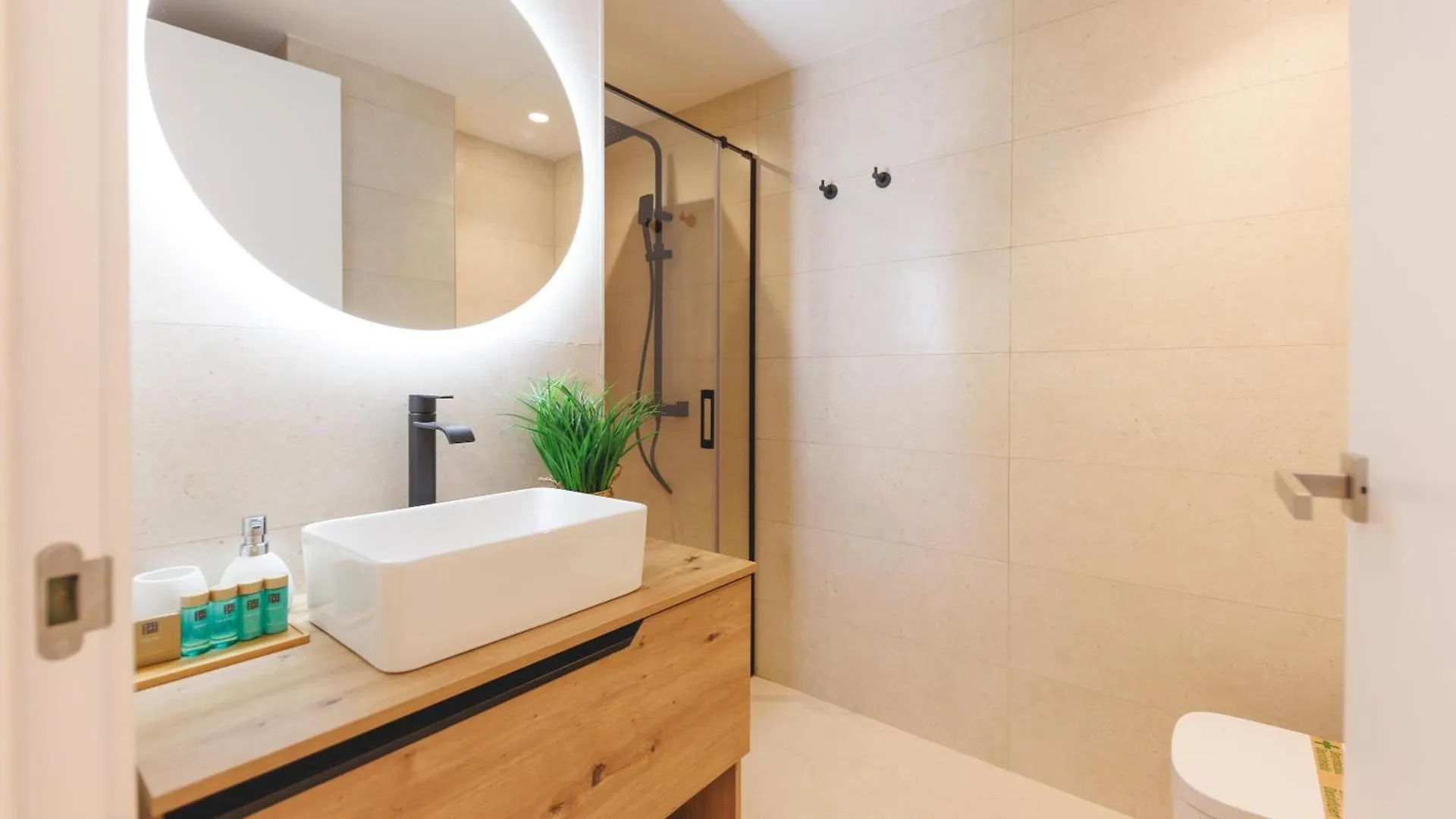 Ferienwohnung Bravissimo Palau Firal, Near Parc La Devesa Gerona
